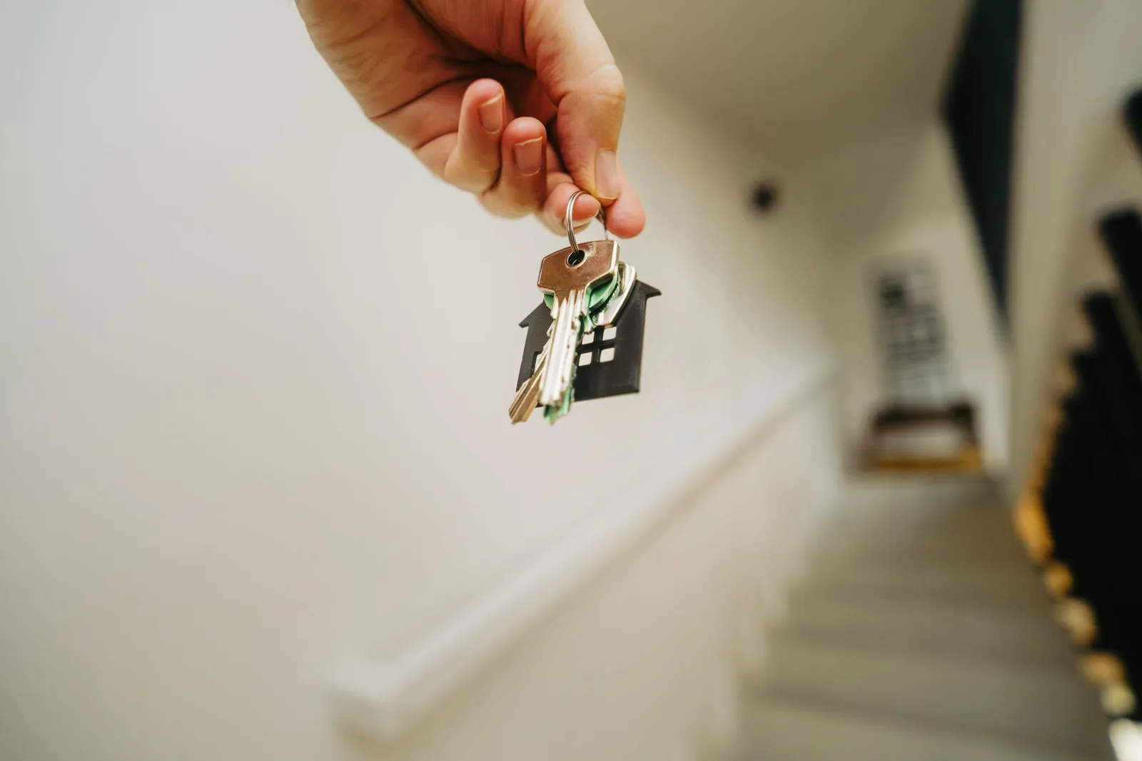 Joint Tenancy vs Sole Tenancy: Landlord Guide to Liability, Rent, and Yields